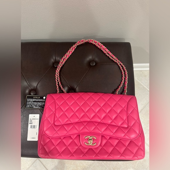 Chanel Fuchsia Quilted Shoulder Bag - Picture 3 of 12